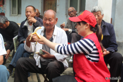 太康县供电公司：端午佳节至  爱心送老人