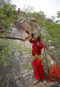 辽河物探处2147队员工苦战清风岭