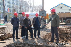 兴凯湖电业局：局党委书记李铁柱到兴凯供电所工程现场调研办公