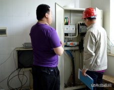 青山供电迎峰度夏用电安全大检查进企业进园区