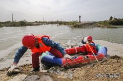 塔里木油田哈得作业区：洪水阻不断巡井路