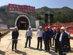 东南沿海铁路福建公司：董事长陈乃武到兴泉铁路兴宁1标工地调研