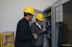 兴凯湖电业局：陈殿军局长以“四不两直”方式到安兴供电检查工作