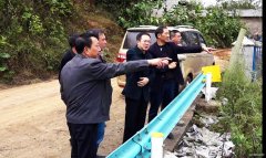 盘江精煤公司党委书记、董事长易国晶到月矿调研矸