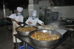 高山煤矿：食堂饭菜“争相亮相”