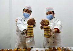 牡丹江水电总厂：为生产一线职工真情制作中秋节月饼