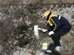 蒲白矿业铁路运输公司：为保安全亲率队  跋山涉水除隐患