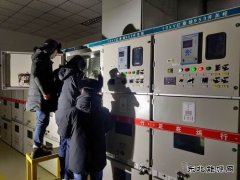 初心不改守岗位 寒夜抢修送光明