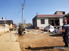 会泽集能公司改造低电压台区提高村民用电质量