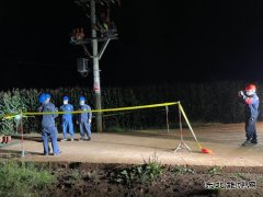 会泽供电局：火红供电所抢修故障断路器180户用户有电用