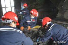 新铁矿：17姐妹矸石堆里年捡煤炭12万吨