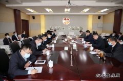 潞宁公司举办劳动模范、杰出青年座谈会
