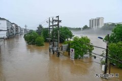 婺源：“闻汛”为令，守护光明抗洪保电