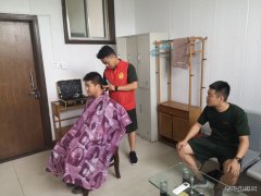 义务理发、精神焕发