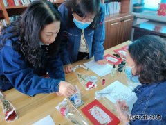 庆祝“三八”节电网女工巧手DIY调靓色