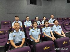 阿勒泰执法支队：观看《边疆军魂》，感悟戍边精神