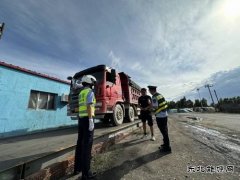 哈巴河执法大队：常态化开展路警联合治超、保障道路安全畅通