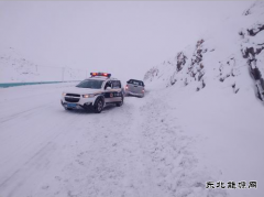 阿勒泰执法支队富蕴执法大队：应对强降雪 奋战保畅通