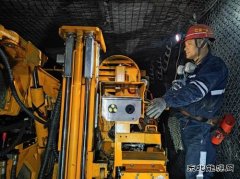 中能袁大滩矿业综掘一队：降本增效让废旧材料“变废为宝”
