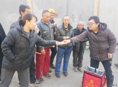 牛儿庄采矿公司：红背包”慰问鼓劲加油到班组
